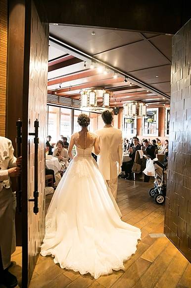 ライラックローズ ブライダルエステ施術後の結婚式画像22 新婦様ばかりでなく、新郎様やお母様も綺麗に!人生最良の日は新婦様ばかりではありません。幸せを皆様で!