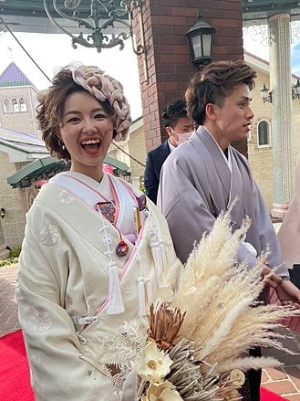 完全個室のリラクゼーション エステ・アロマ・整体・脱毛サロン ライラックローズ掛川・菊川 ブライダルエステイメージ画像 二の腕スリム 二の腕痩身 ニキビエステ ニキビ対策エステ 背中ニキビ デコルテ 牧之原 御前崎 袋井 森町 磐田 金谷 島田 吉田町 愛野 美白 美顔 痩身 安いブライダルエステ